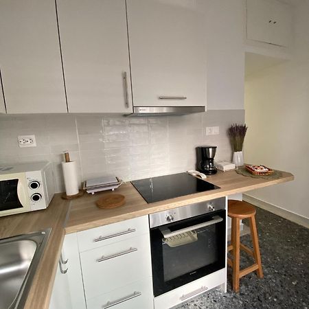 Nadia'S Apartment , Атина Екстериор снимка