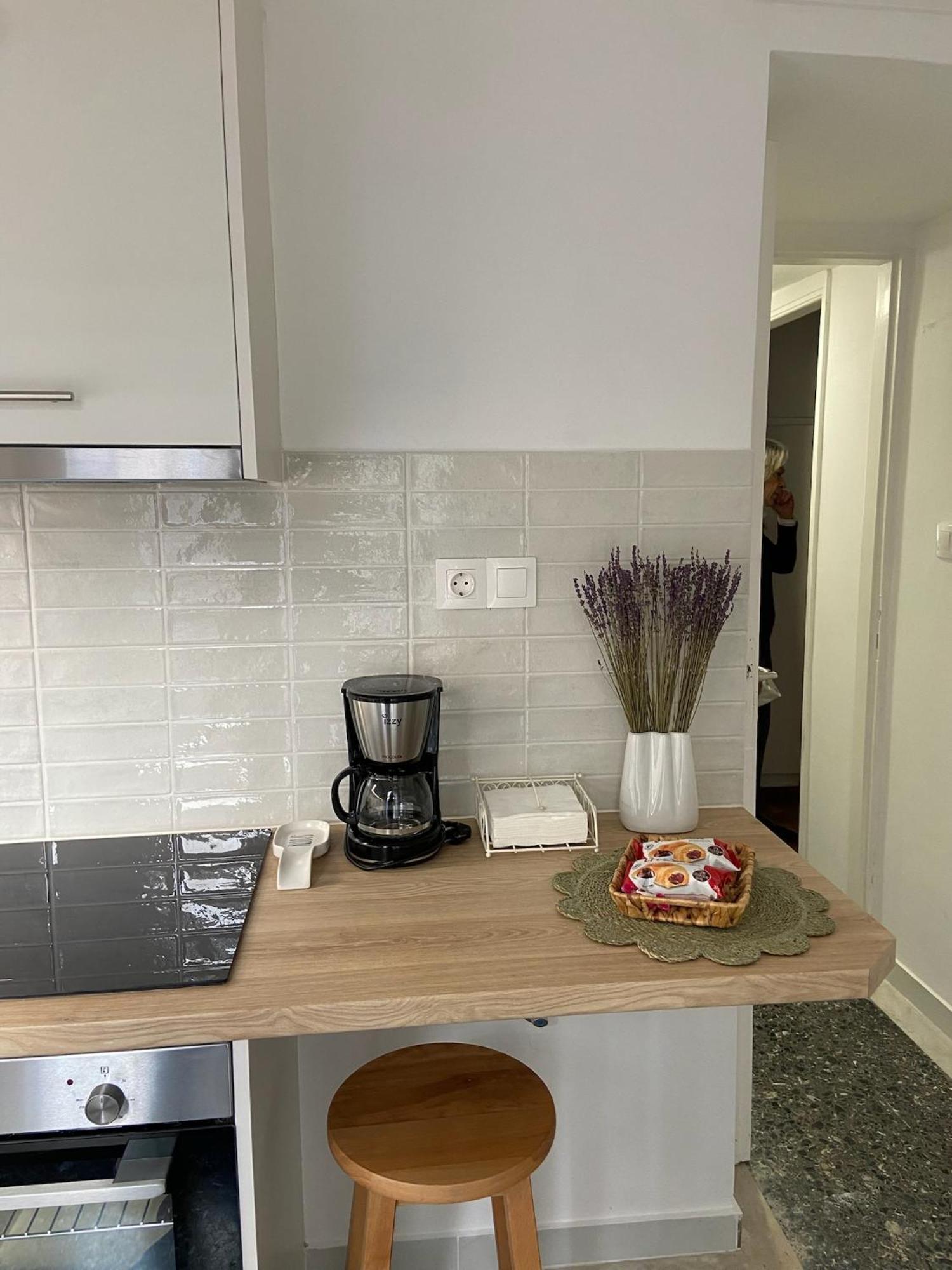 Nadia'S Apartment , Атина Екстериор снимка