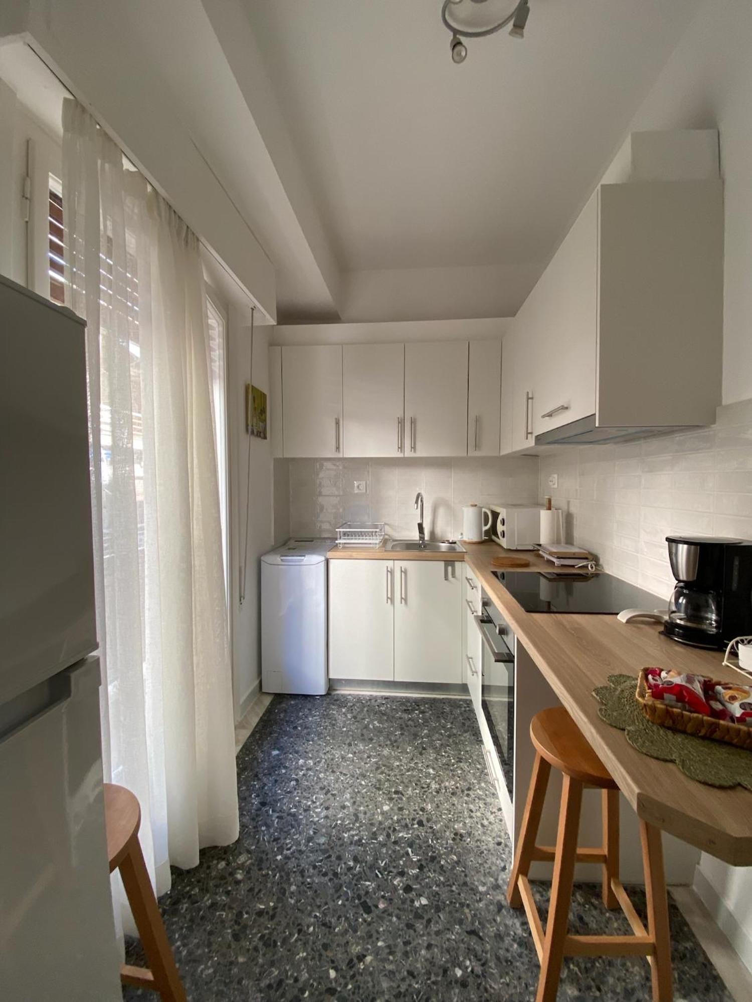 Nadia'S Apartment , Атина Екстериор снимка